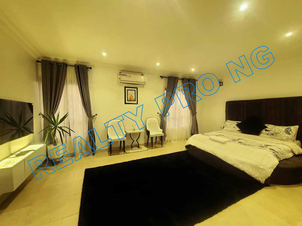 Service Apartment