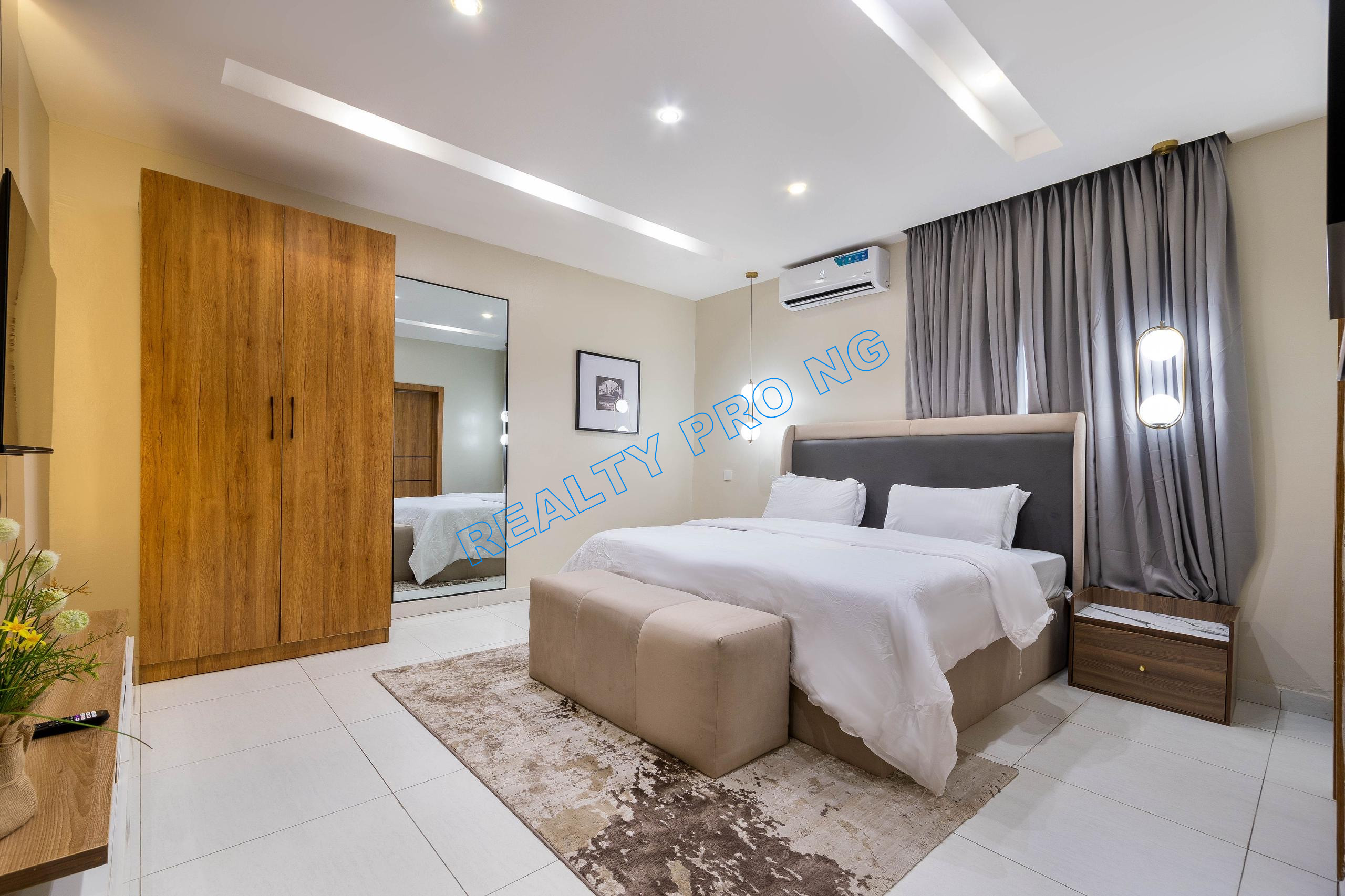 Service Apartment